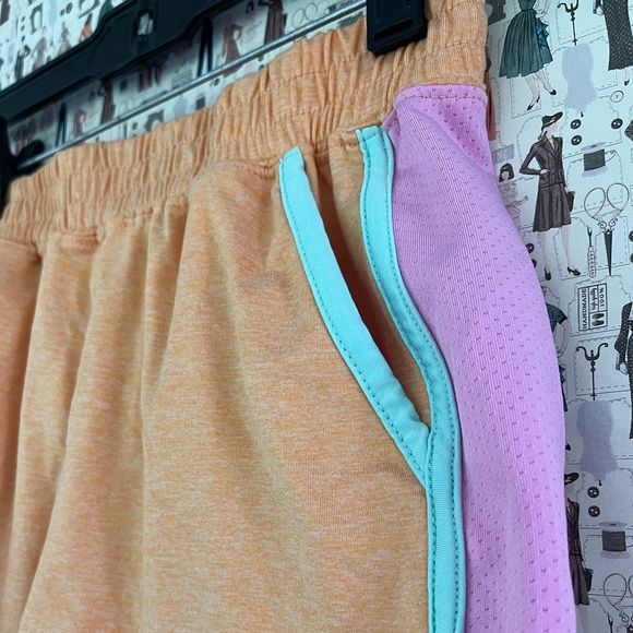 Runway girl’s shorts 🖤 - Picture 2 of 4